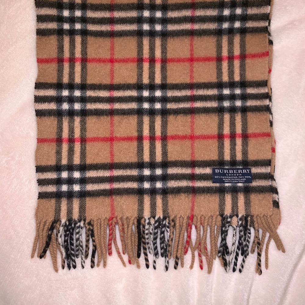 100% authentic Burberry Scarf